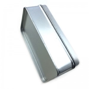 Op maat gemaakte zilveren vernis rechthoekige cosmetische blikken doos met reliëflogo