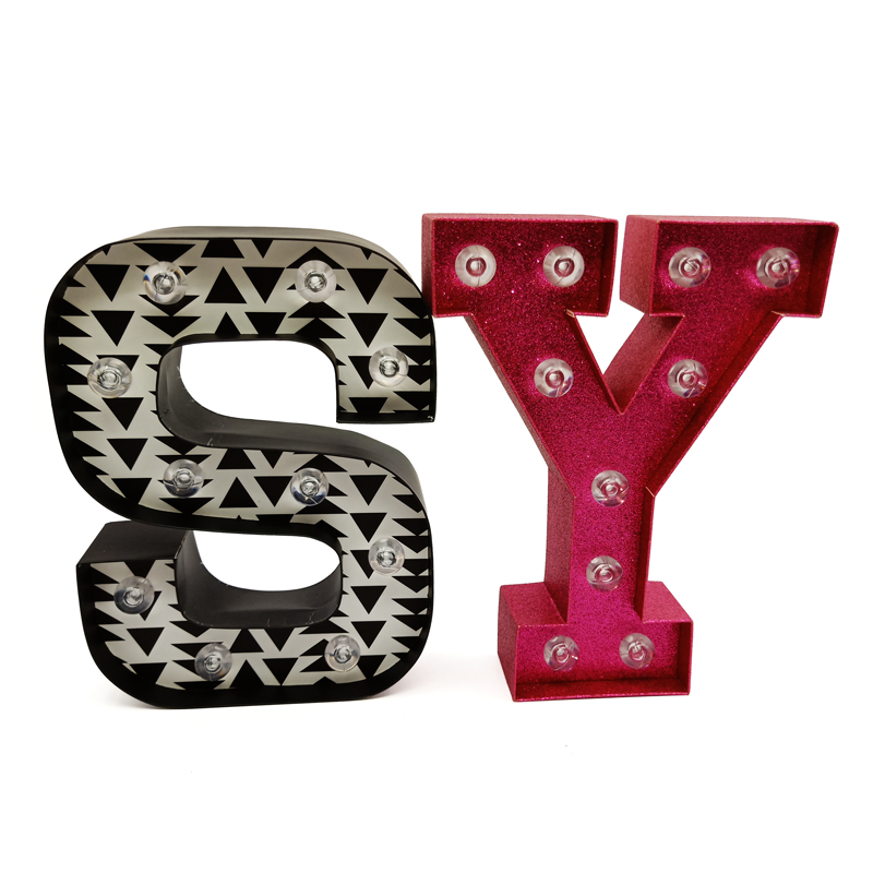 Aangepaste unieke letter A-Z vorm geschenkverpakkingen bloembakken luxe met aangepast logo