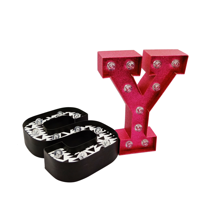 Aangepaste unieke letter A-Z vorm geschenkverpakkingen bloembakken luxe met aangepast logo