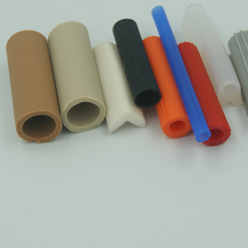 Geëxtrudeerde kleurrijke siliconen rubberen vacuümslang siliconen buizen voor airconditioning