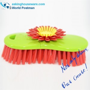 Akbrand bloemvormige kleding, schoenen, schrobborstel