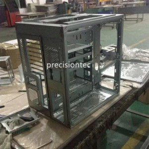 Delen van metaal, in poedervorm