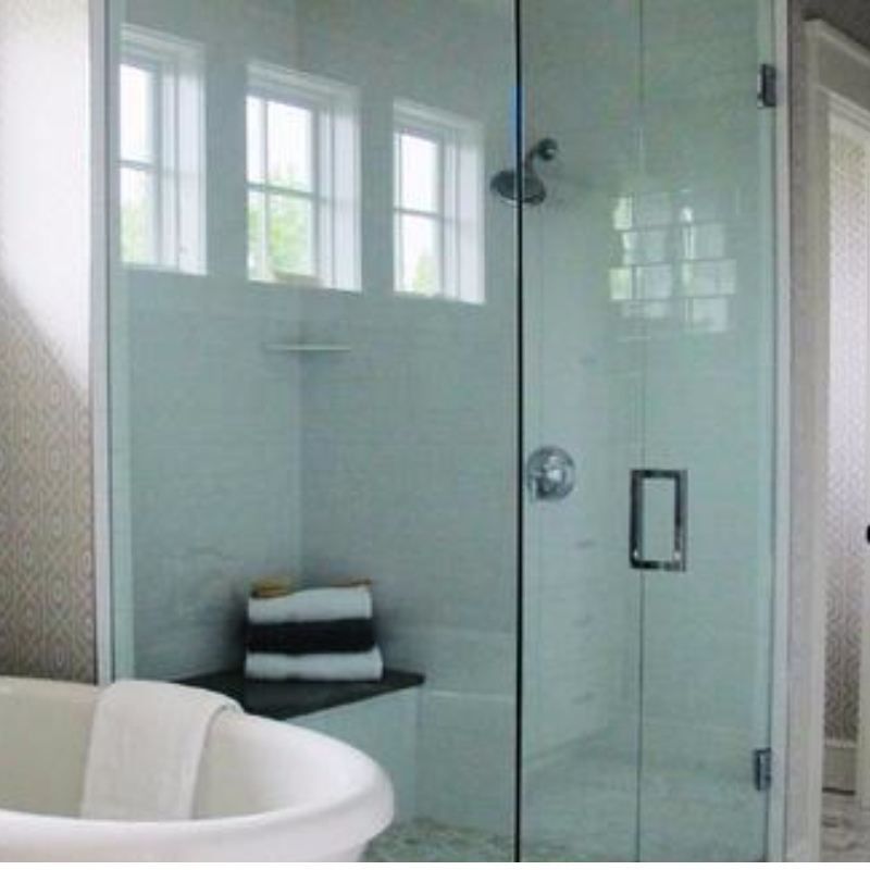 FRAMELESS TEMPERED GLASDEUR VOOR BADKAMER