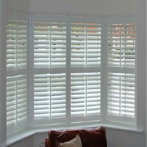 mooie ramen en luiken maken uw huis mooi