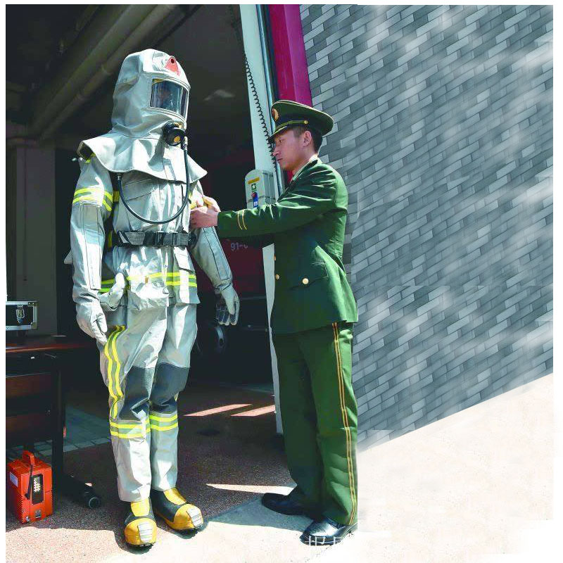 Technische kleding, vlamvertragende kleding, brandweermanuniform en andere functionele kledingaanpassing