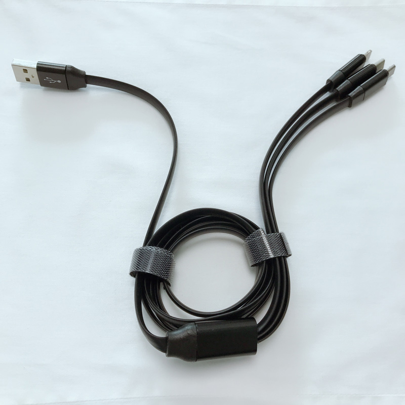 3 IN 1 TPE-kabel Opladen van platte aluminium behuizing USB 2.0 Micro naar bliksem Type C micro USB-gegevenskabel