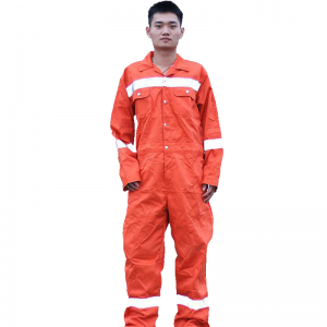 Kleding maatwerk in verschillende belangrijke factoren die de prijs beïnvloeden