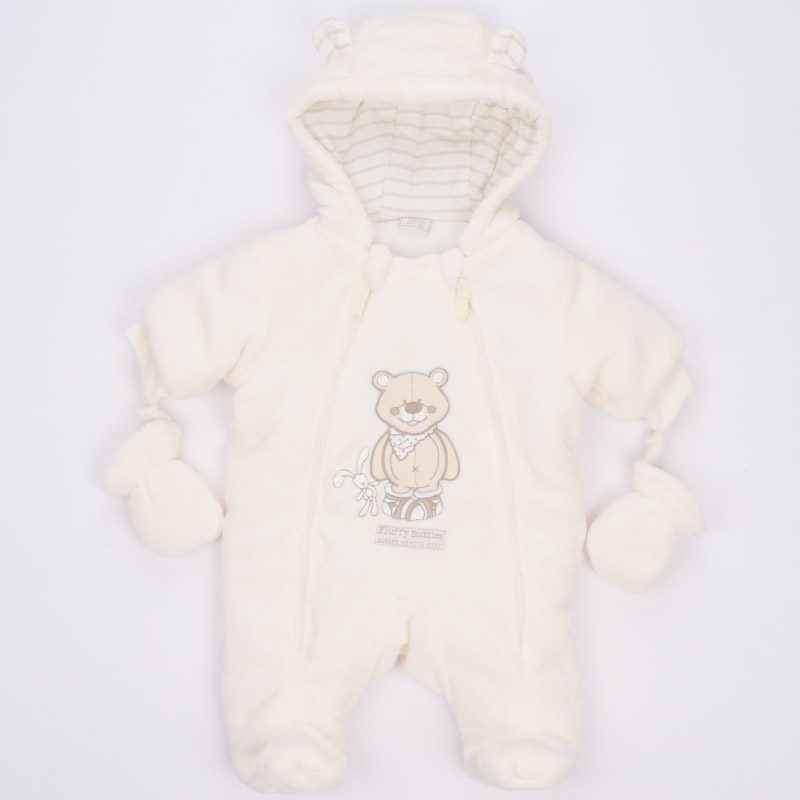 Geborduurde babykleding met capuchon