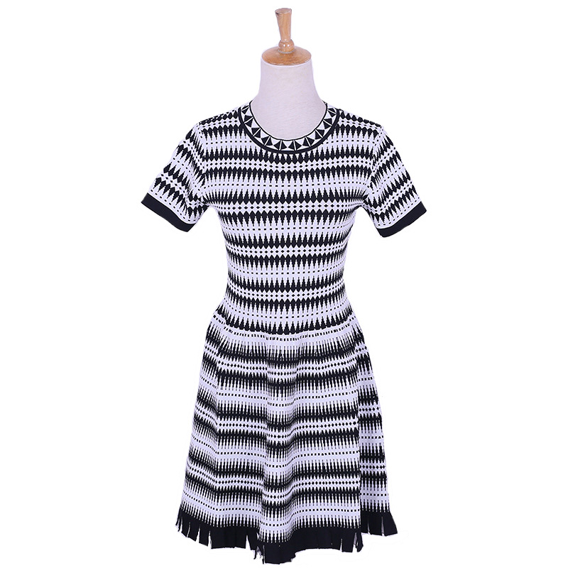 Aangepaste zomer zwart wit geometrisch ontwerp dames sweaterjurk