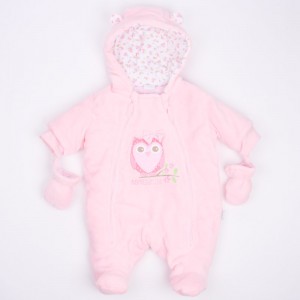 Geborduurde babykleding met capuchon