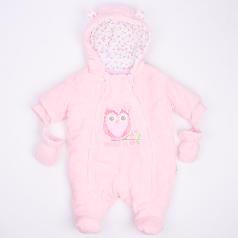 Geborduurde babykleding met capuchon