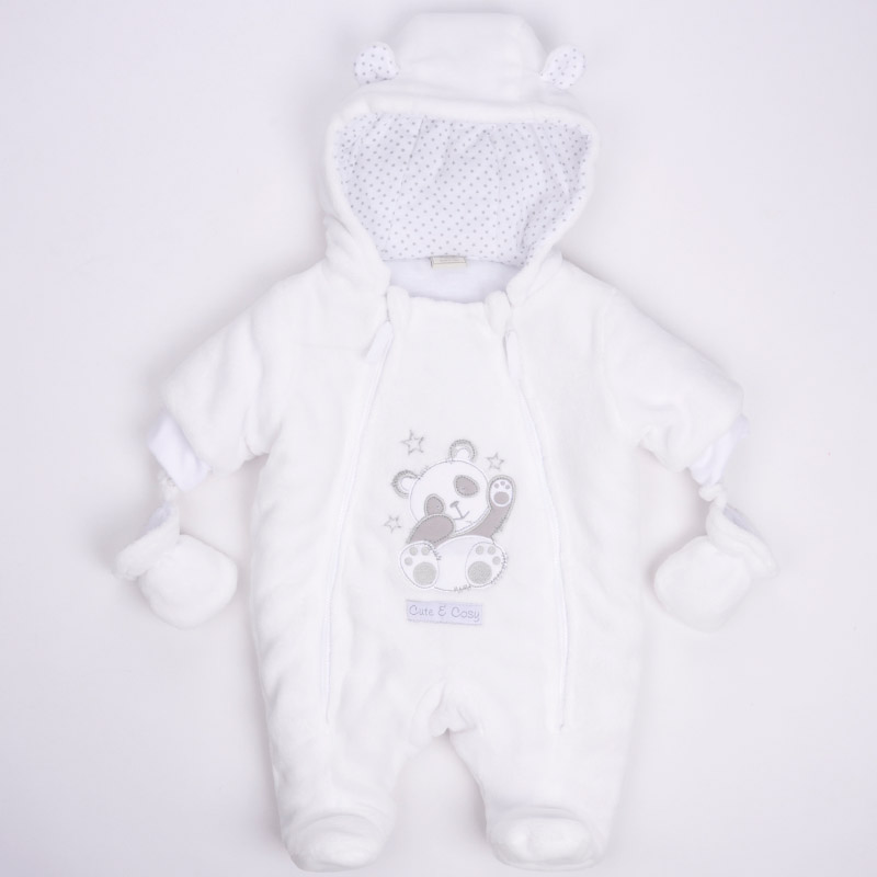 Geborduurde babykleding met capuchon