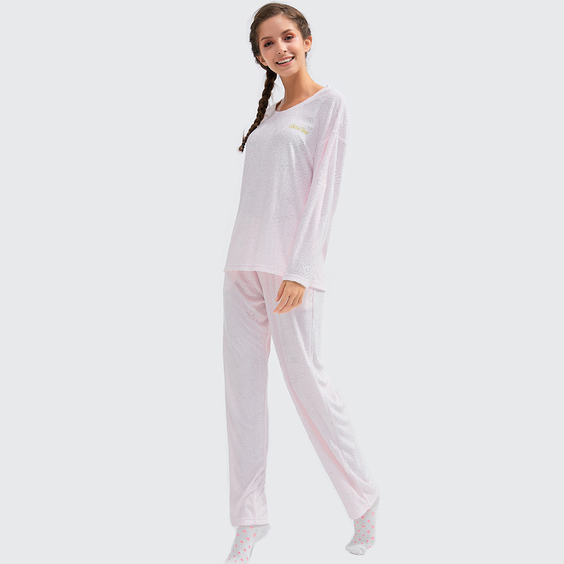 Vrouwen geborduurde pyjama set van bamboe met jacquardstof