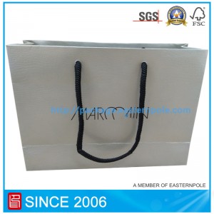 Luxe handgemaakte papieren tas voor kleding