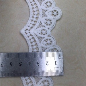 2 # melkzijde kant, polyester / nylon kant, katoen kant