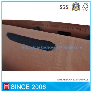 Bruine schoenentas met aangepast ontwerp