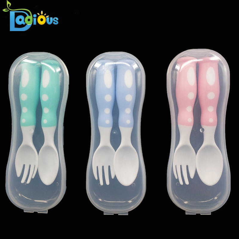 Aangepast ontwerp Food Grade PP Babylepels Babyvork BPA Gratis trainingslepel en vork voor peuter