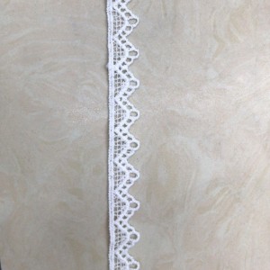 22 # melkzijde kant, polyester / nylon kant, katoen kant