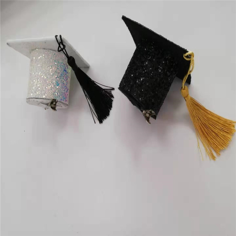 Witte grad cap met verschil kleur glitter afstuderen feestmuts