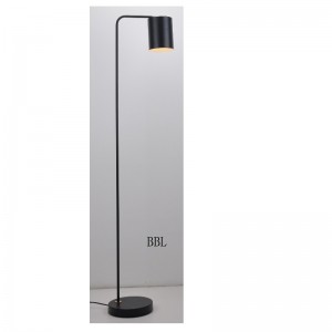 Staande lamp met metalen kap en schaduwfunctie aanpassen