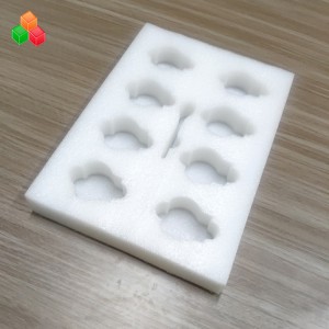 hoogwaardig op maat gesneden matrijs gestanst pak epe binnenschuim schokbestendig kleurrijk epe schuim inzet voor verpakkingsmateriaal voor wijnflessen