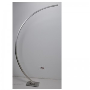 LED-vloerlamp met aanraakdimmer op de bovenkant van de lamp