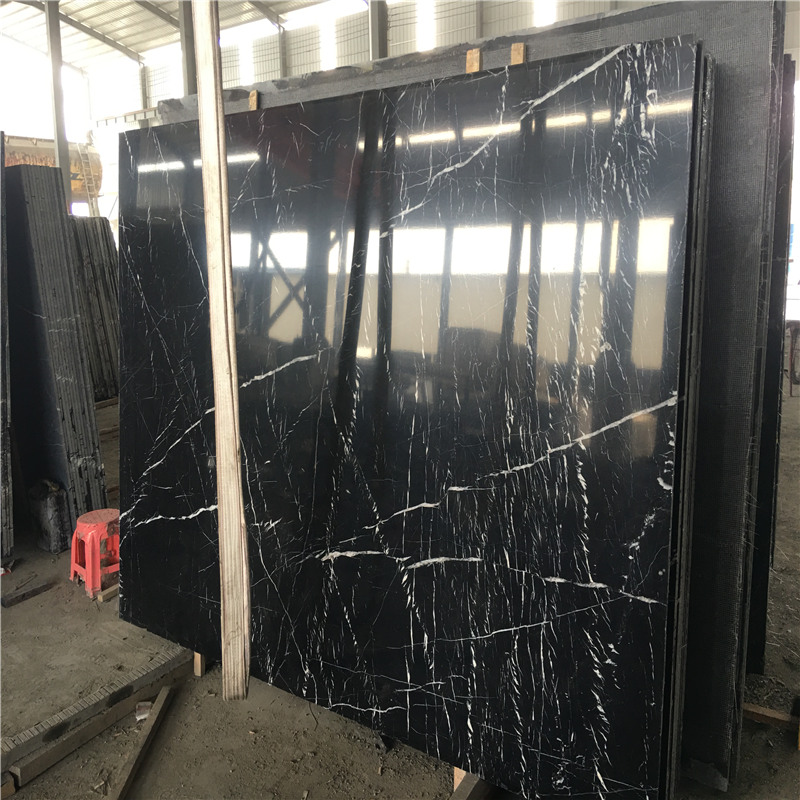 Nero Marquina-marmer in witte streep