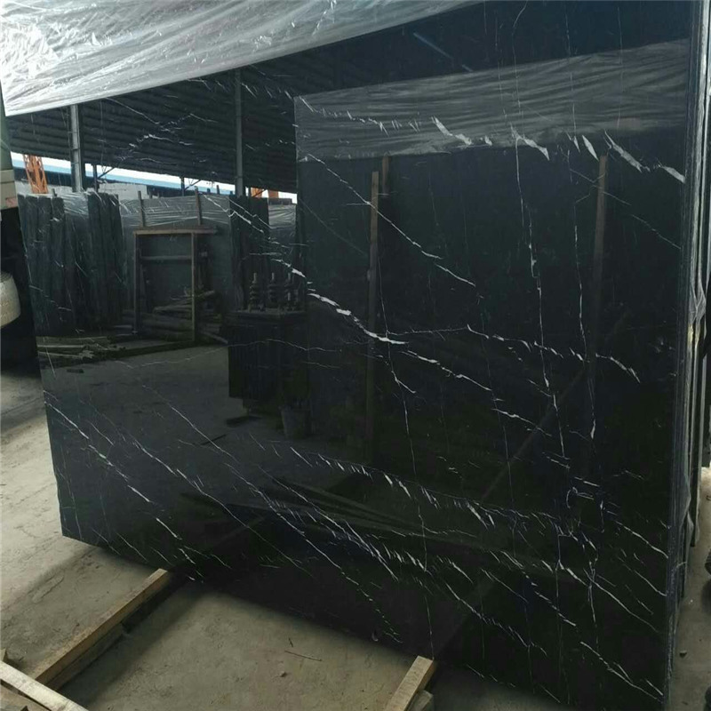 Nero Marquina-marmer in witte streep