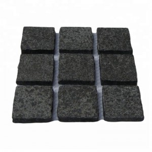 Zwarte natuur basalt straatsteen