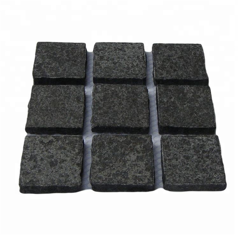 Zwarte natuur basalt straatsteen