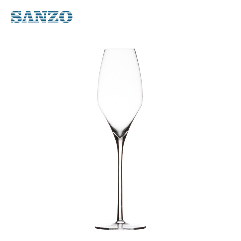 Champagneglazen met champagne van SANZO-merk Champagne Flutes Glas Pure champagnefluit