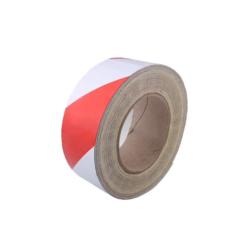 Nieuwe reflecterende tape voor vrachtwagens met nieuw ontwerp in de fabriek
