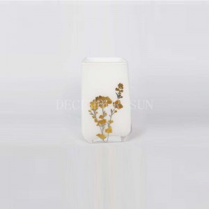 Vierkant wit met goudkleurige glazen badkameraccessoires met tandenborstelhouder