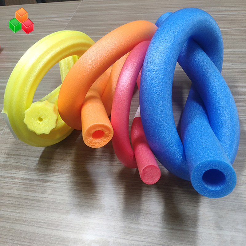Dongguan custom logo vorm ROHS 10mm 20mm wit uitgebreid epe polyethyleenschuim backer staaf buis noodle buis voor kinderen / volwassen