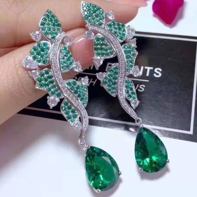 925 STERLING ZILVEREN SYNTHETISCHE EMERALD BLAD CUBIC ZIRCONIA VROUWEN DANGLE OORBELLEN