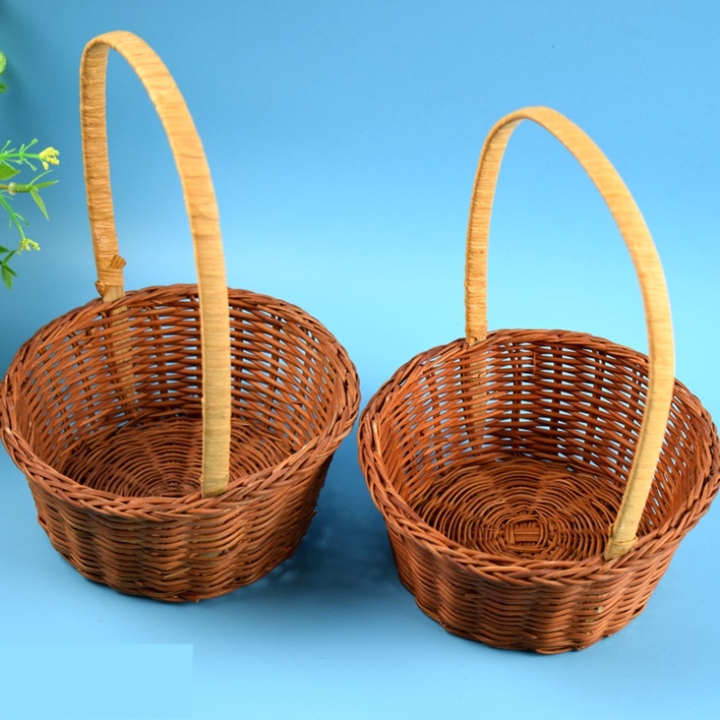 geweven mand met handvat