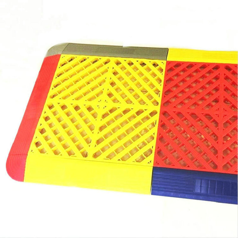 M-grootte PP vergrendeling mat Anti slip plastic stoppelbare drainage vloertegels