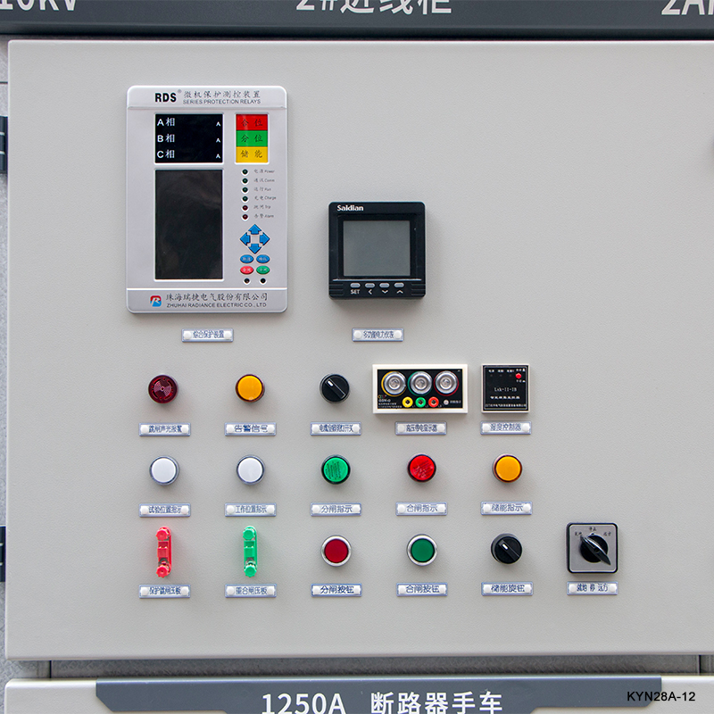 Elektrische apparatuur die uit de schakelkast wordt gehaald