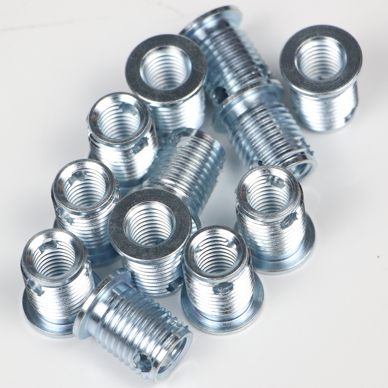 308 000 030.500 308 M3 * 0.5 * 5 * 0.6 * 6Zelftappende schroefdraadinserts met 3 gaten zonder bramen 500K voorraad