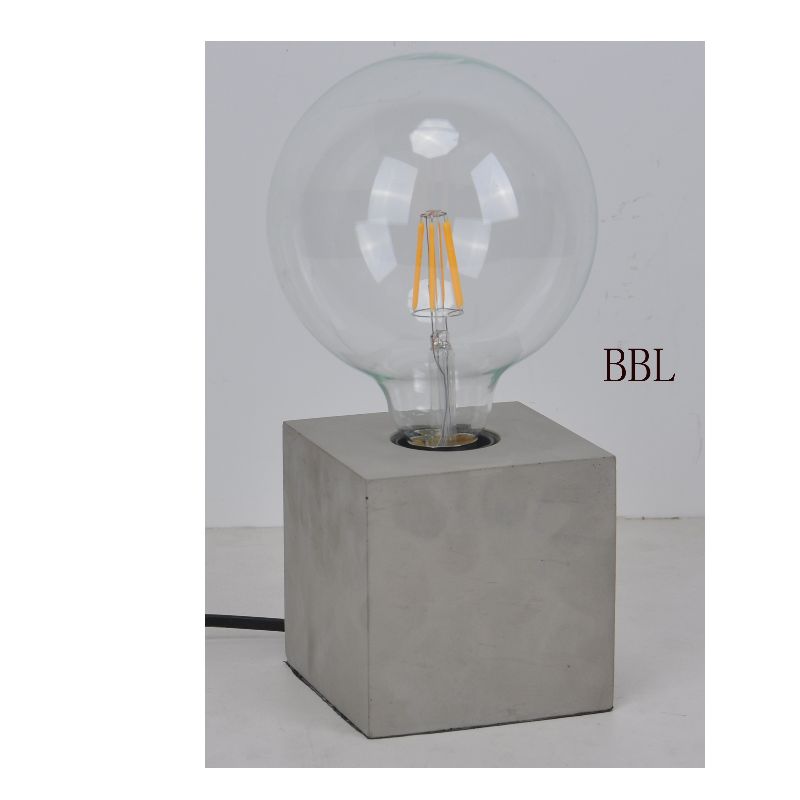 Tafellamp met vierkante betonnen voet