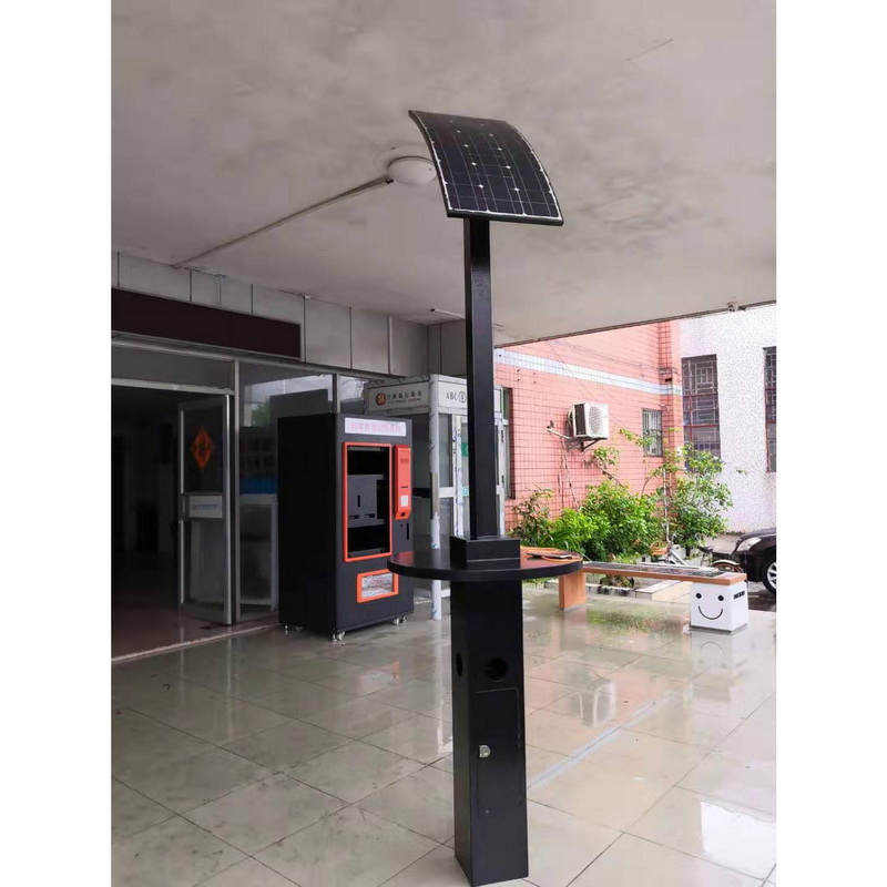 Hoogwaardig zonnepaneel rechtop straatlaadstation voor mobiele apparaten