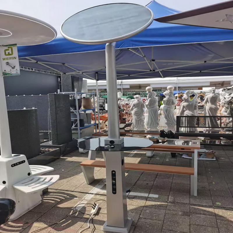 Populair Smart Solar Powered Outdoor straatmeubilair voor het opladen van mobiele telefoons