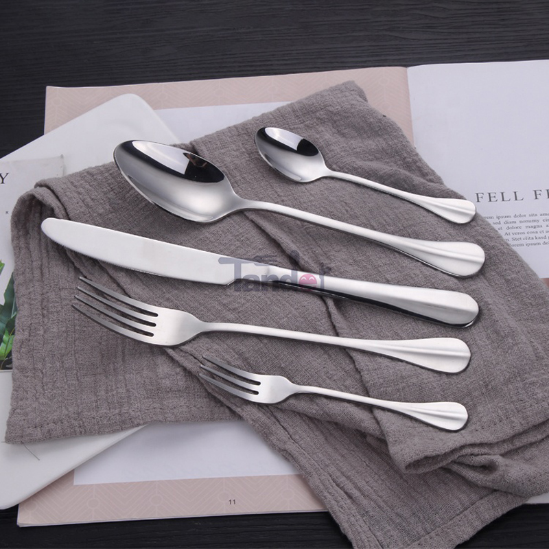 18PCS Mirror Polishing Tableware Set Utensil Set, Knives, Forks, Spoons for Home and Restaurant