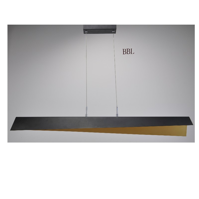 LED hanglamp met metalen kap en binnenkant goud