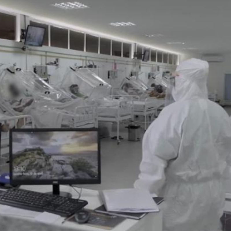 Bolsonaro blijft de Covid-19-dreiging afwijzen terwijl de zaken in Brazilië omhoog schieten