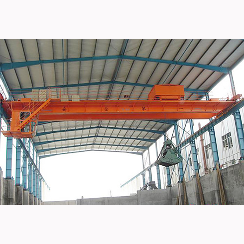 Pak Bucket Overhead Crane