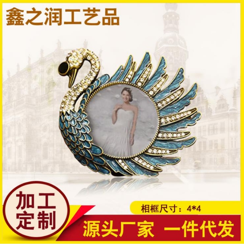 Modern Chinees creatief podium metaal foto frame zilver creatieve praktische slaapkamer Swan decoratieve foto frame kan worden aangepast