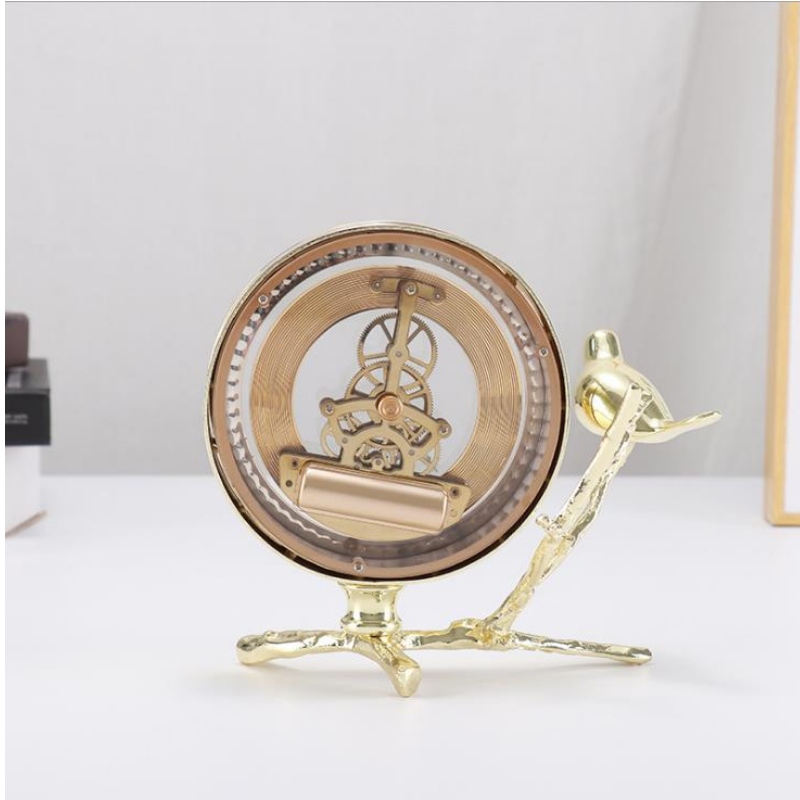 Fabriek directe verkoop van Europese stijl klok retro creatieve bureau klok metaal Bird Clock huis decoratie muur hangers