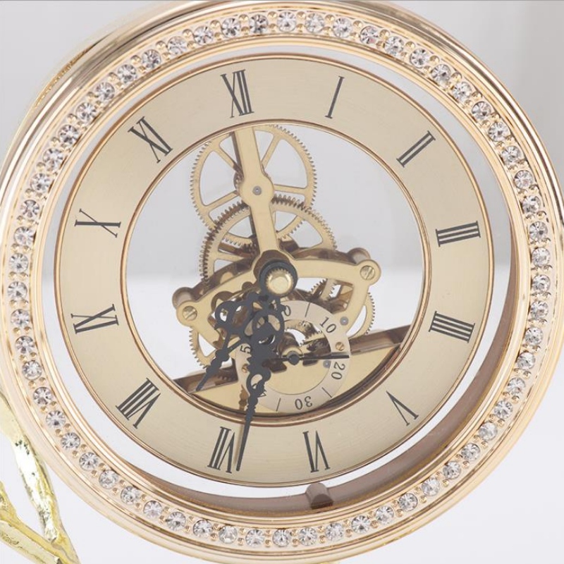 Fabriek directe verkoop van Europese stijl klok retro creatieve bureau klok metaal Bird Clock huis decoratie muur hangers