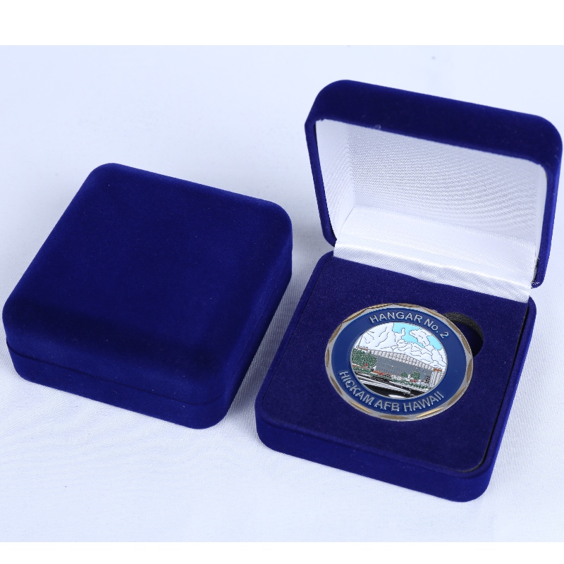 Item D-17 ronde vorm Velvet Box voor pedant, munt ^ badge, mm.65*68*29, gewichten over 40g.